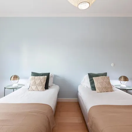 Appartement Modern & Spacious 2-bedroom With Balcony In Campolide *