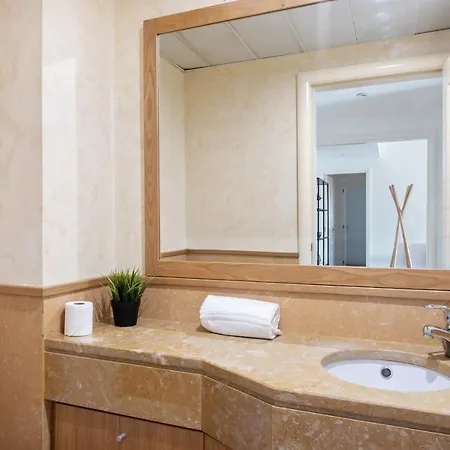 Appartement Modern & Spacious 2-bedroom With Balcony In Campolide Lisboa